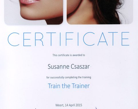 Csaszar_Zsuzsanna_Train_The_Trainer_Nouveau_Contour